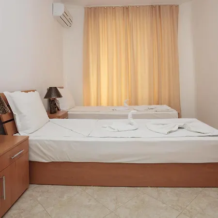 Silver Springs 公寓式酒店 阳光海滩