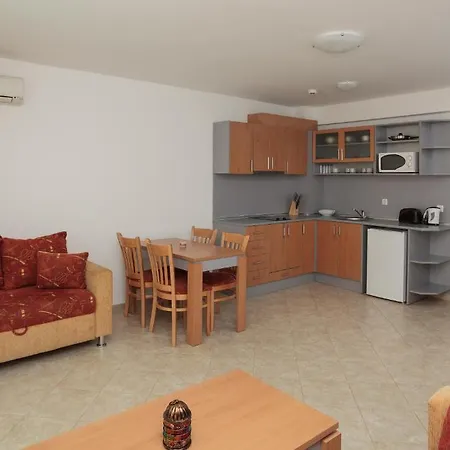 Aparthotel Silver Springs 3*